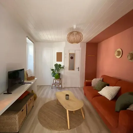 Cosy Avec Cour Privative 아파트 *